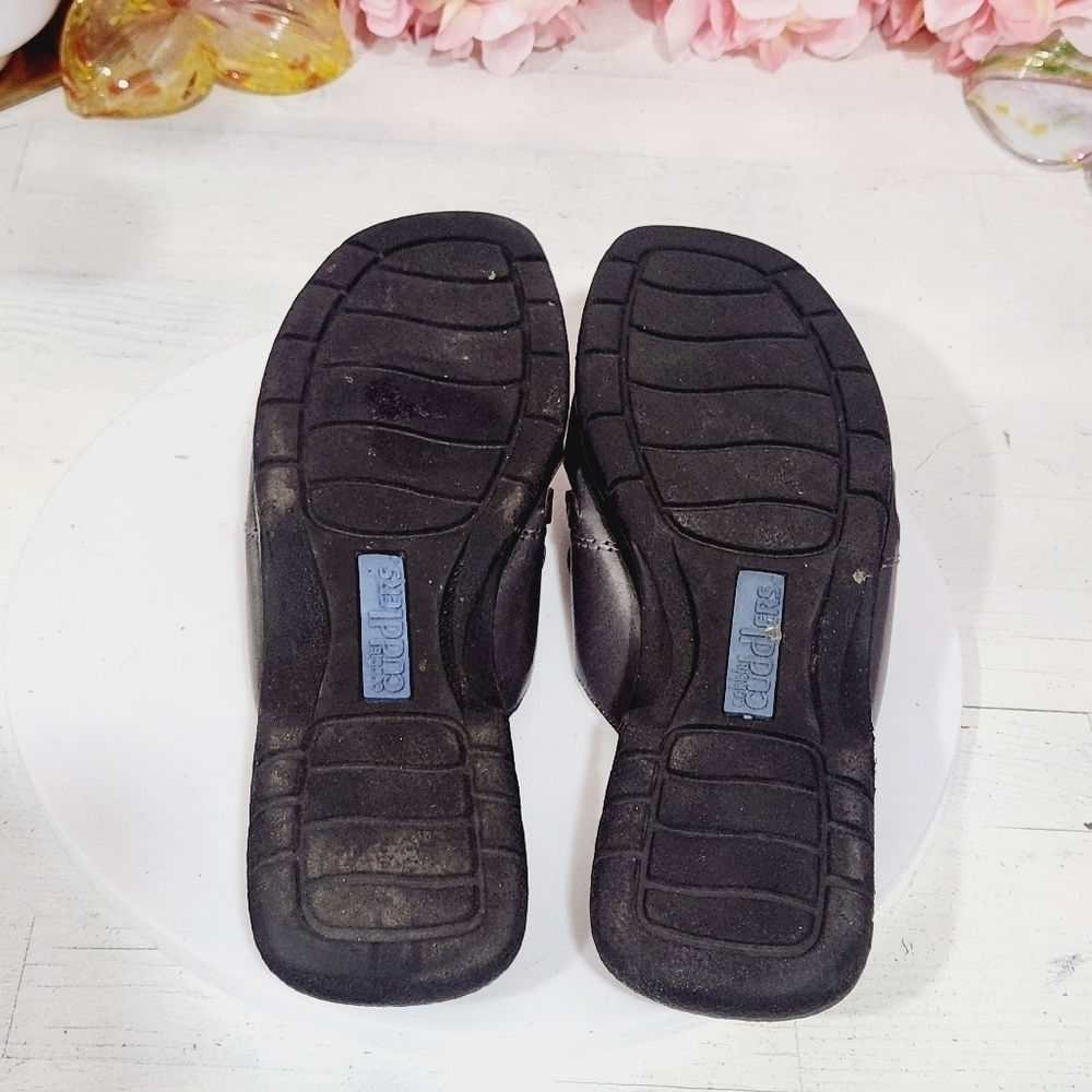 Cobbie Cuddlers Leather Floral Slip On Sandals Sized 9 - Picture 7 of 9
